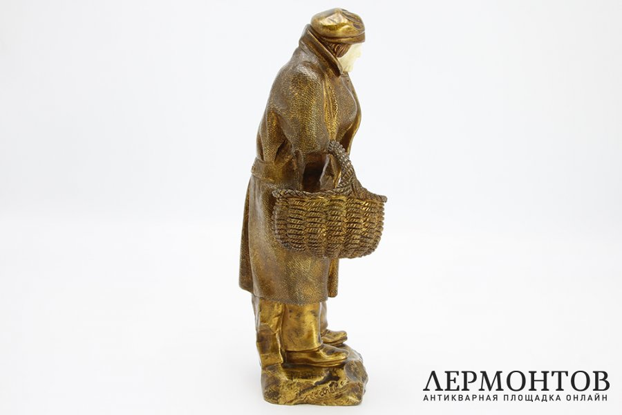 Скульптура Мужчина с корзиной яблок. Бронза, кость. Франция, Secarel, 1920-30е гг.