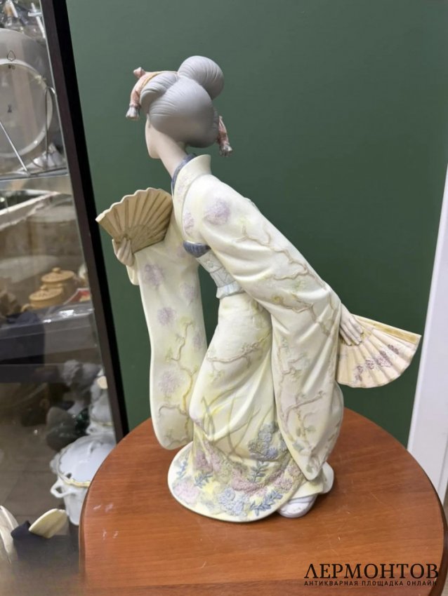 Скульптура «Японская элегантность». Фарфор грес, Lladro, скульптор José Puche, Испания, 2005–2006 годы