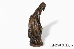 Скульптура. Девушка у фонтана. Бронза. Матюрен Моро. Франция