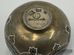 Стопка неваляшка. Россия, фирма Овчинникова, 1874 год. Серебро 91 пробы, эмаль. 
