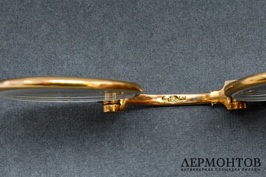 Лорнет. Золото 56 пробы, эмаль. Россия, А. Вякева - Фаберже, 1908-1917.