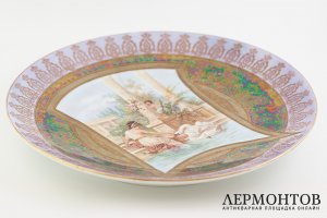 Блюдо настенное Мифы. Российская Империя, Товарищество Кузнецова, 1889-1917 г. Фарфор