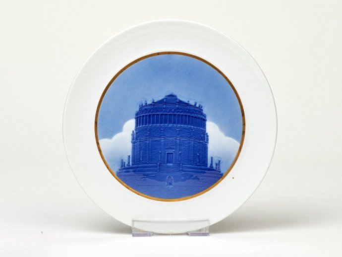 Тарелка настенная «Зал Освобождения». Фарфор, Rosenthal, Германия, 1912–1914 годы