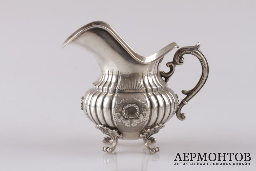 Чайный и кофейный сервиз из серебра 800 пробы. Италия, XX век.