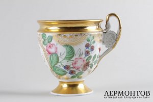 Чайная пара с расписным цветочным декором. Фарфор. Россия, Гарднер.