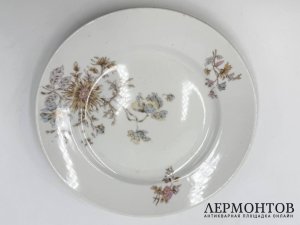 Тарелки обеденные 4 шт. Россия, М. Кузнецов, нач. 20 века. Фарфор, деколь.