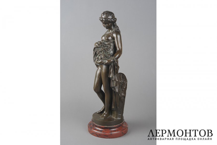 Скульптура Девочка с фруктами. Франция, Париж, автор мод. Clodion, 2 пол.19 в. Бронза