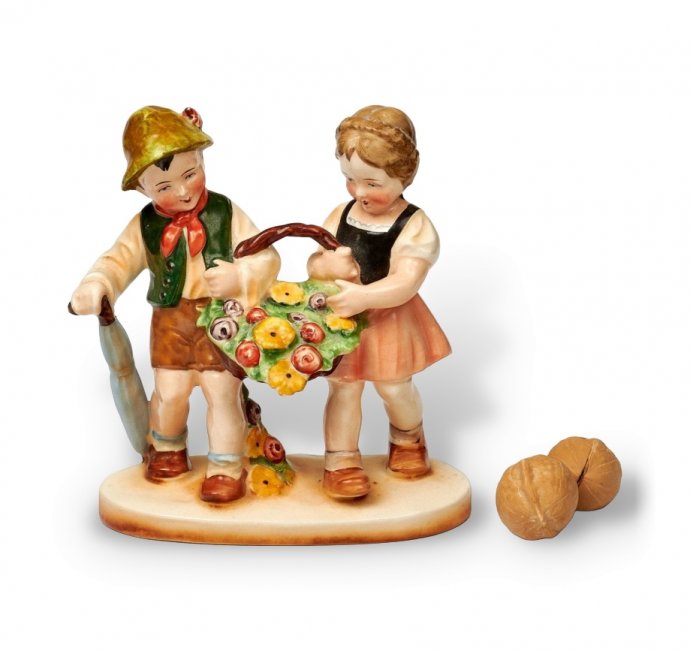 Статуэтка «Дети с корзиной цветов». Фарфор, Rudolf Heinz, Германия, 1930–1940 годы