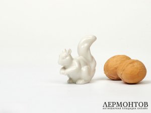 Статуэтка «Белка». Фарфор, Lorenz Hutschenreuther, Германия, XX век