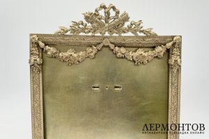 Рaмка для фoтoгpaфии Неоклaсcика. Фpaнция, нaч. 20 в. Бронзa, латунь, литье, чeканкa.