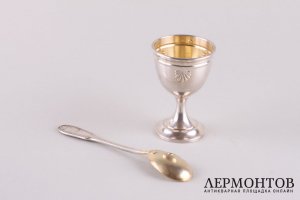 Пашотница с ложкой в коробке. Серебро 950 пробы, золочение. Франция, нач. XX в.
