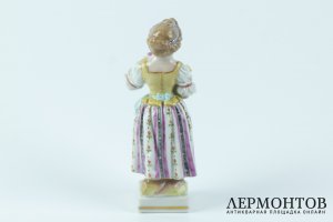 Миниатюра Дама с кувшином. Германия, Мейсенская фарф. ман-ра, 1920-30-е гг.