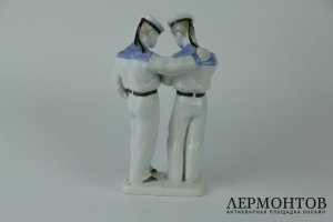 Статуэтка Нахимовцы. ЛФЗ, 1950-е гг. Фарфор, роспись.