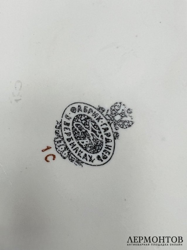 Шахматы «Президентский полк». Фарфор, роспись, Гарднер, скульптор С. Орлов, Россия, 2000-е годы