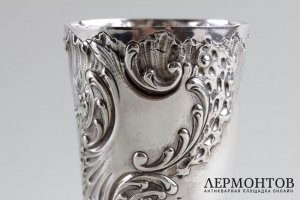Стакан для воды или вина в стиле рококо. Серебро 950 пробы. Франция, XIX век.