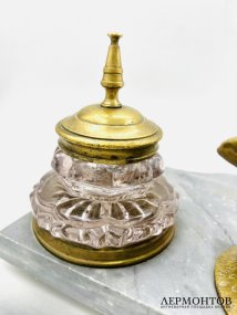Чернильница с оленем. Бронза, стекло, камень, предположительно Россия, начало 20 века