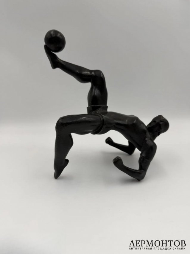 Скульптура «Футболист», 17 см. Бронза, скульптор Я. Я. Нейман, Россия