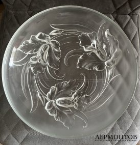 Блюдо с ирисами в стиле модерн. Стекло, Verlys, Франция, 1-я треть 20 века