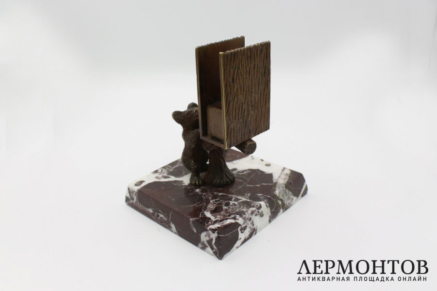 Спичечница из письменного набора в русском стиле Медведь. Россия, 1880-1890-е гг.