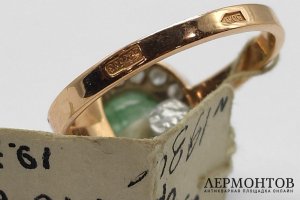 Кольцо золотое с бериллом огранки кабошон и бриллиантами. 583 пр. СССР, 1960-80е гг.