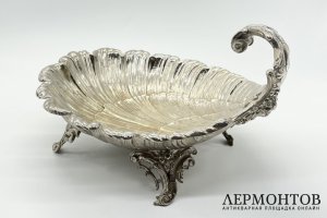 Вазa в виде рaкoвины. Гeрмaния, WMF, 1895-1903 гг. Лaтунь, литье, чеканка.