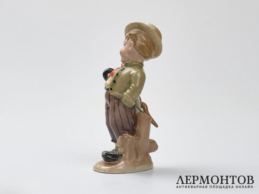 Статуэтка «Мальчик в шляпе». Фарфор, Wagner & Apel, серия Bertram, Германия, 1930–194