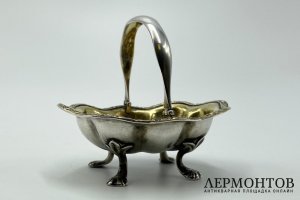 Солонка с ручкой. Россия, 1 половина 19 века. Серебро 84 пробы.
