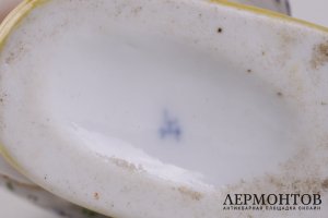 Пара кружек Голова турчанки. Россия, частный завод братьев Новых, нач. 19 в. Фарфор. 