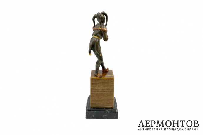 Скульптура Шут с картами - фокусник в стиле Ар Деко. Западная Европа, 1920-1930-е гг.