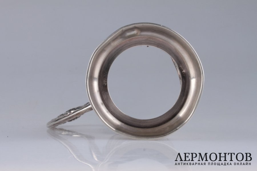 Подстаканник в стиле модерн. Лебеди. СССР, 1953-1955-е гг. Серебро 875.