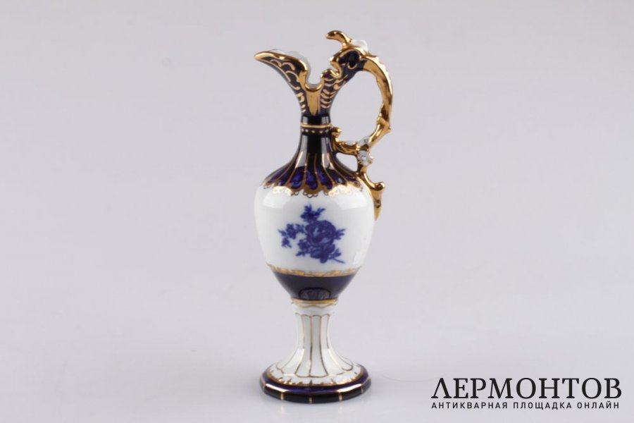 Статуэтка. Амфора с одной ручкой. Фарфор, роспись. Royal Dux Bohemia, XX век.