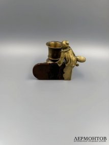 Подставка для мелочей с фигурой Пьеро. Бронза, дерево, Западная Европа, начало 20 века