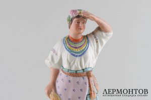 Статуэтка Украинка. Россия, Дмитровский фарфоровый завод, 1926-1930 гг. Бисквит.