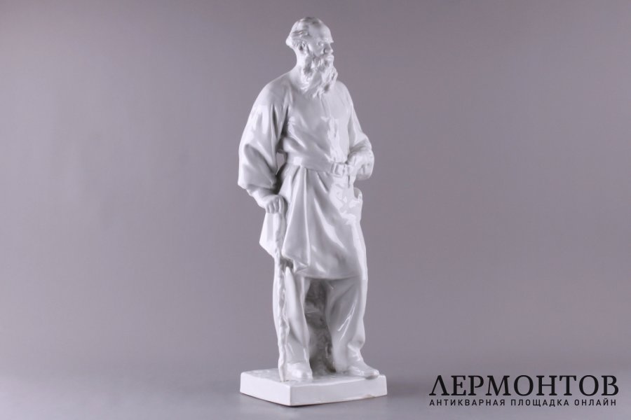 Скульптура Лев Толстой в Ясной поляне. СССР, ЛФЗ, 1960-е гг.