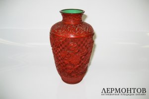 Ваза. Дерево. Китай, середина ХХ века.
