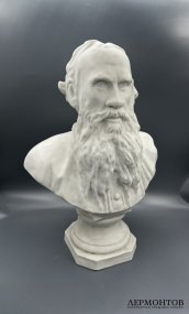 Бюст Л. Н. Толстого. Бисквит, Товарищество Кузнецова, Россия, начало 20 века