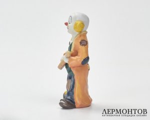 Статуэтка «Клоун с мандолиной». Фарфор, Европа, середина XX века