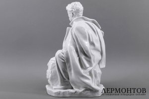 Статуэтка Сталин в ссылке. Фарфор. СССР, ЛФЗ, Захаров Е., 1950е гг.