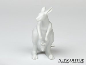 Статуэтка «Кенгуру с детенышем». Фарфор, Rosenthal, Германия, XX век