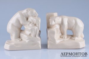 Парные букенды, держатели для книг в виде белых медведей. Франция, 1930-е гг. Фаянс.