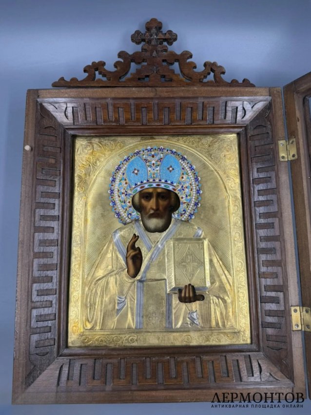 Икона «Николай Чудотворец» в окладе с эмалью. Дерево, масло, серебро 84 пробы, эмаль по скани, Россия, 1908–1917 годы