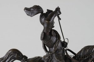 Скульптура Рыцарь, обнажающий меч. Бронза. Европа, 20 век.
