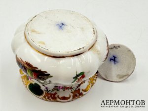 Чернильница Галантные сцены. Тюрингия, 18 век. Фарфор, роспись.