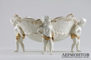 Фруктовница на ножках. Фарфор. SP Dresden. Германия. XX век.