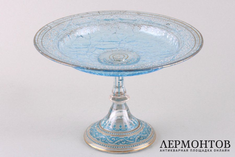 Ваза на ножке. Россия, ИСЗ, 1870-1880-е гг. Стекло, роспись.