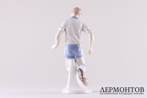 Статуэтка Футболист. Германия, фабрика Wagner Apel. Фарфор, роспись. 1960-е гг.