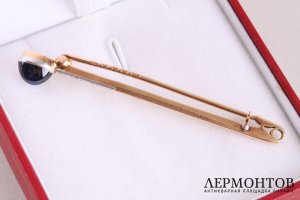 Брошь с сапфиром 2 ct и бриллиантами. СССР. Золото 583 пробы.