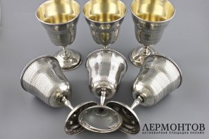Набор больших бокалов в технике гильоше. Серебро 800 пробы, золочение. 1900-е гг.