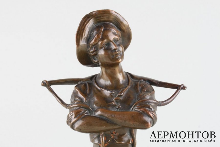 Бюст юноши с коромыслом. Бронза. Западная Европа, конец XIX-начало ХХ века.