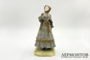 Скульптура Девушка на прогулке. Франция, Париж, 1910-1920-е гг. Бронза, кость.